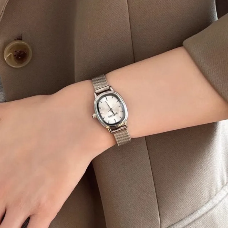 Küçük Oval Kadran Yeşil Izle B - Minimalist Thin Watch incelemesi ve fiyatı